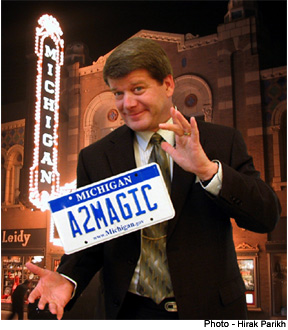 Michigan Magician, Jeff Wawrzaszek - contact me for  Michigan  events that are amazingly successful, memorable and fun!